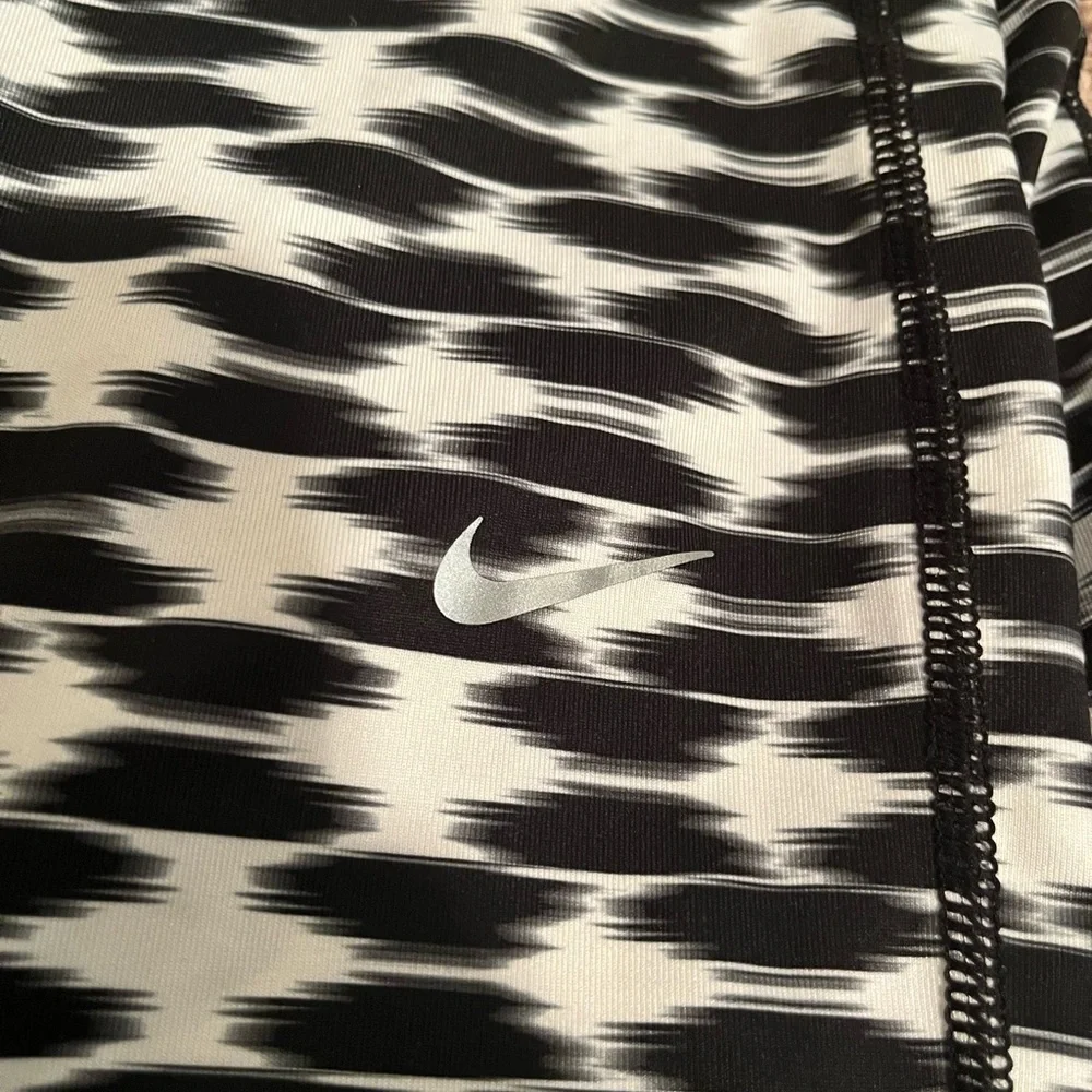 Nike Dri-fit‎ Black And White Leggings | NWOT | Size M